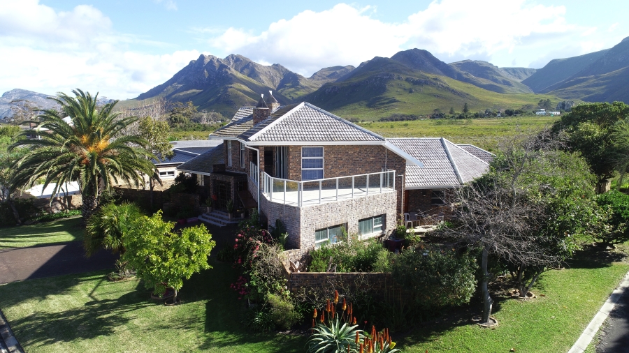 3 Bedroom Property for Sale in Heuningkloof Western Cape